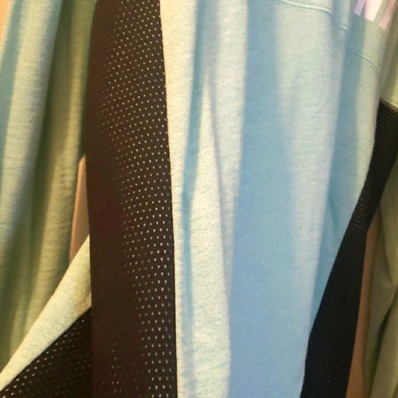 2 VS PINK MEDIUM- LOT - Picture 3 of 10